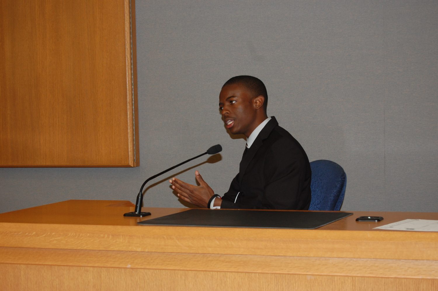 Senior+team+member+Kenny+Cochran+portrayed+witness+Luiz+Montague+on+March+17%2C+during+the+mock+trial+state+competition.
