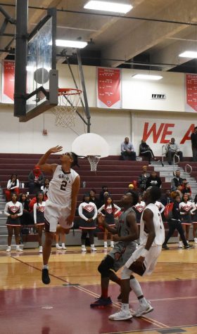 Girls basketball triumphs against Banneker, boys lose