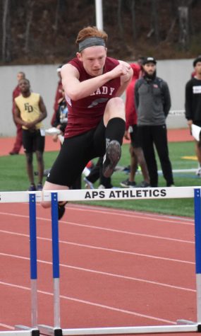 Lack of seniors, boys track to improve with strong team effort
