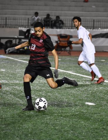 Boys soccer to rebuild after graduation of 14 seniors