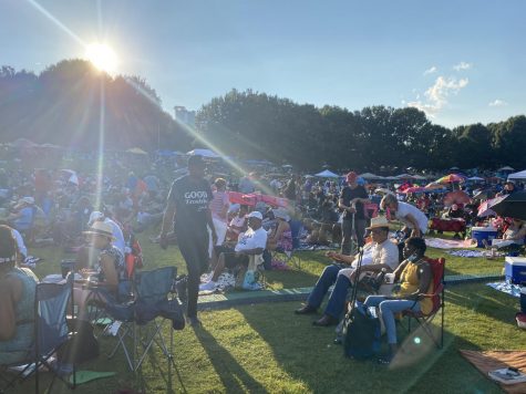 Jazz fans and couples of all ages enjoy the late-afternoon music.