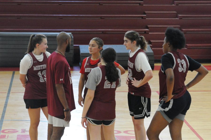 Girls basketball grows with young team