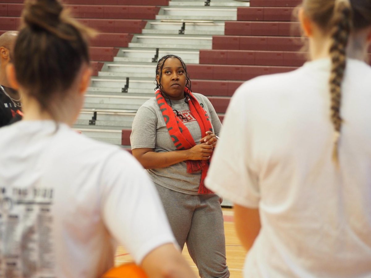 Assistant+coach+Khaalidah+Millers+experiences+as+a+top-ranked+high+school+prospect%2C+state+champion+high+school+coach+and+overseas+professional+have+prepared+her+to+coach+the+Midtown+girls+basketball+team.