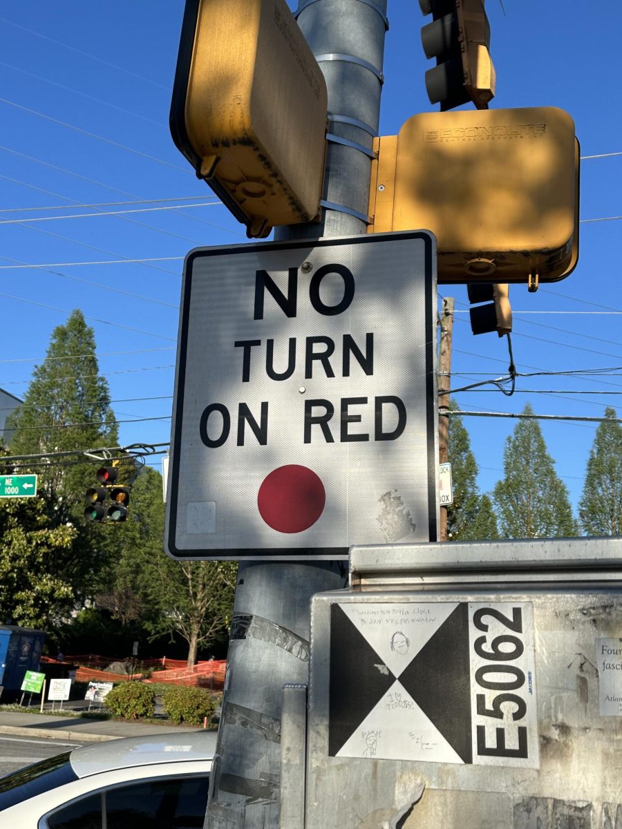 Coming into effect in 2026, the new law passed by the Atlanta City Council will restrict right-hand turns at red lights. While some believe the law will increase traffic, others think the law will make the streets of Midtown much safer.