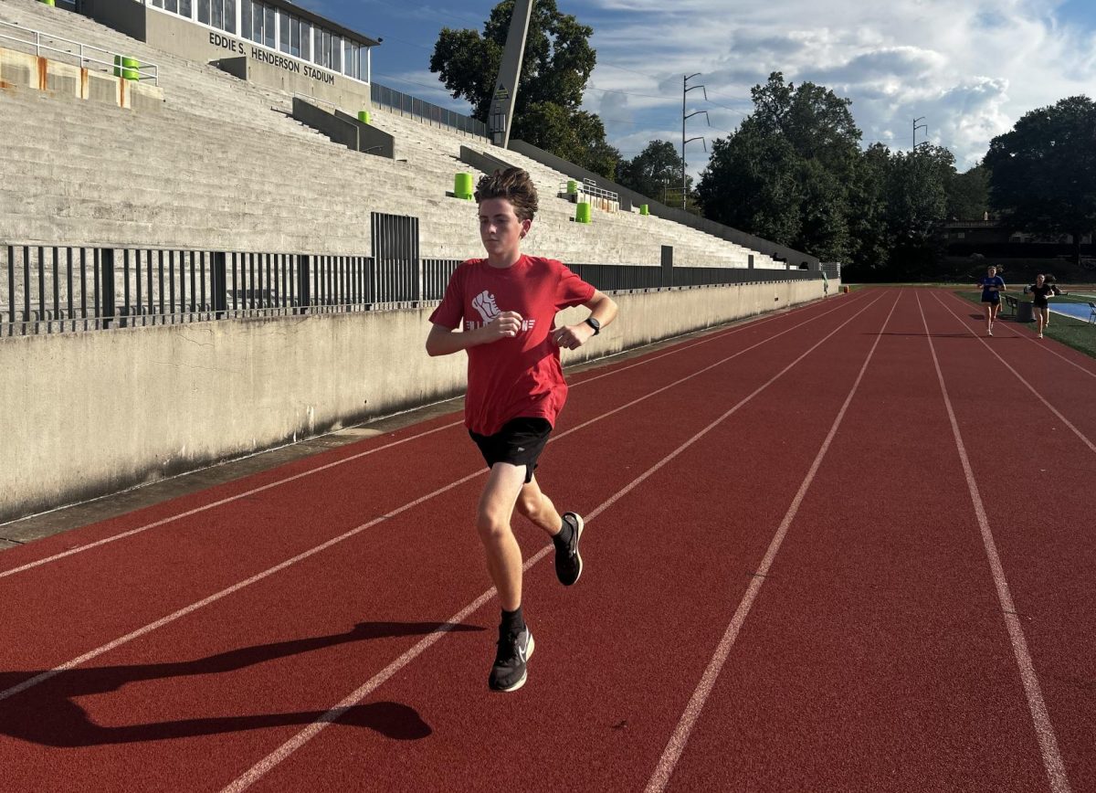 Sophomore Zachary Hebeler runs at practice on Oct. 3. This season, Hebeler dropped 4:01:01 from his time from last season after dealing with an achilles injury he sustained.