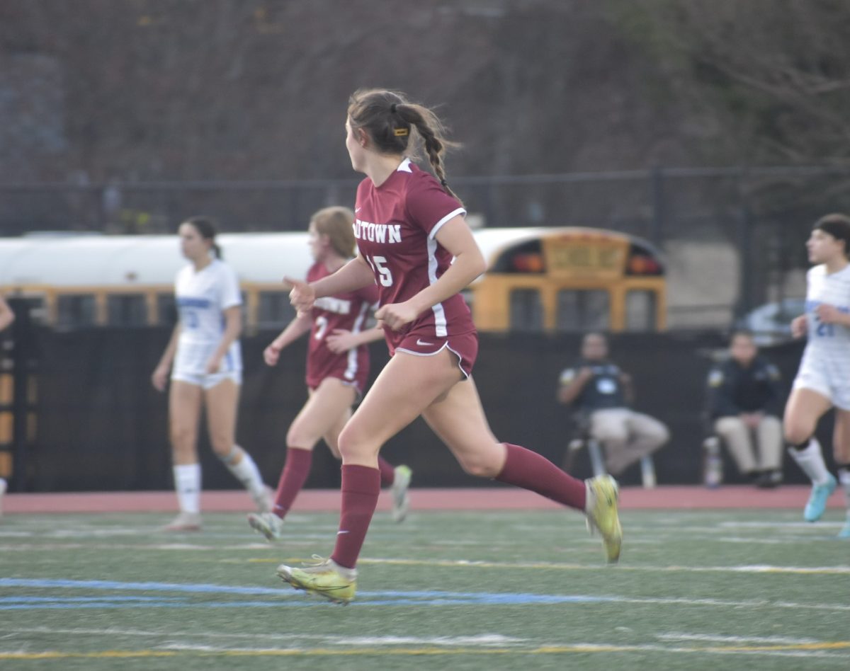 In a close game against Lovett on Feb. 10, senior Abby Ippen chases after the ball, the Knights winning 10-0.