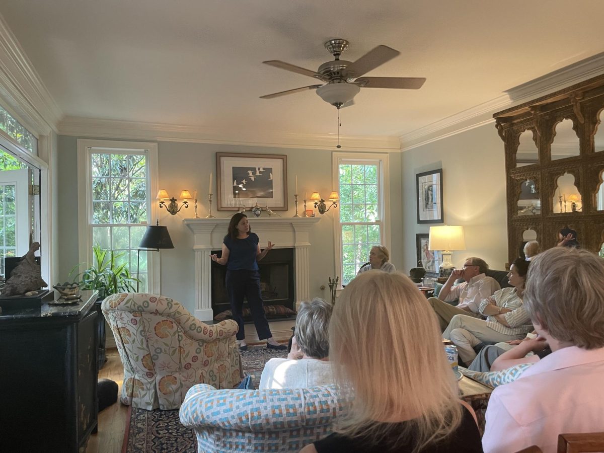 On June 1st, a fundraiser event was held for Plan A, a mobile clinic that provides care for underserved communities for free and without needing insurance. The event helped to raise awareness about the issues the clinic addresses and the care it provides.