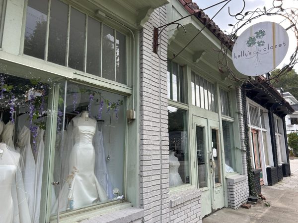 NEW BEGINNINGS: After twenty five years in the same location, Kelly’s Closet is preparing to relocate. Although the move is drawing near, the boutique has remained in business as long as possible.